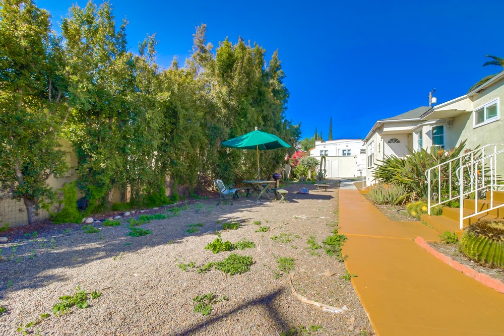 Virtual tour photo 4 of 41 for 2572 Broadway
