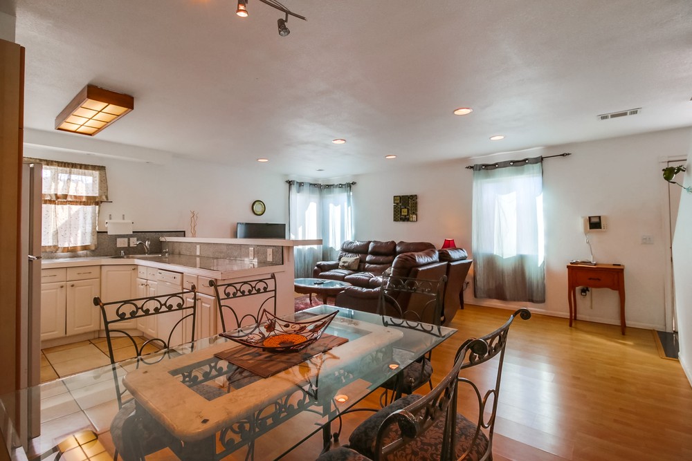 Virtual tour photo 14 of 41 for 2572 Broadway