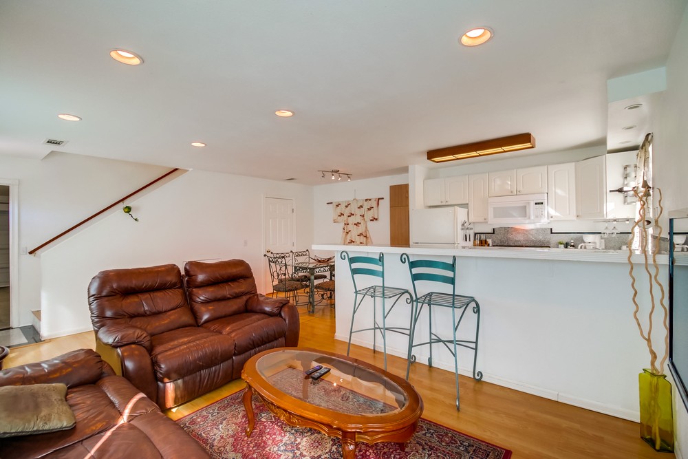 Virtual tour photo 18 of 41 for 2572 Broadway
