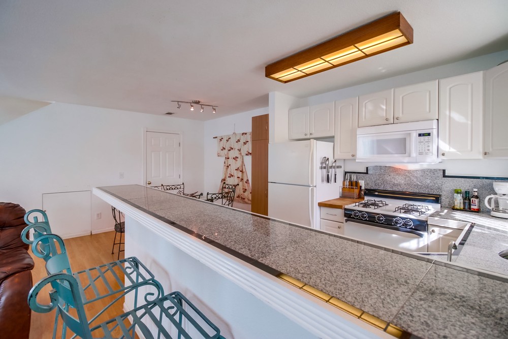 Virtual tour photo 19 of 41 for 2572 Broadway