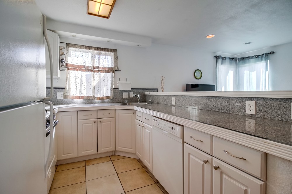Virtual tour photo 22 of 41 for 2572 Broadway