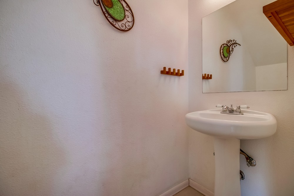 Virtual tour photo 25 of 41 for 2572 Broadway