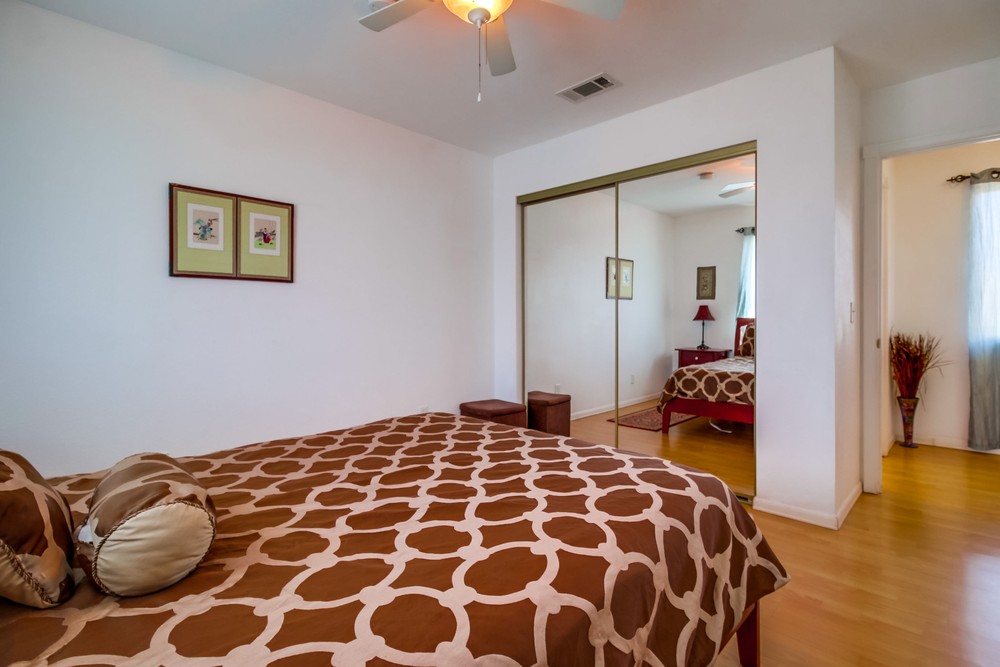 Virtual tour photo 31 of 41 for 2572 Broadway