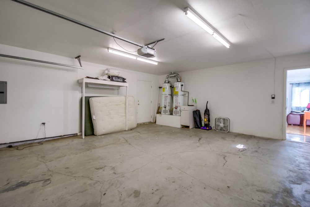 Virtual tour photo 34 of 41 for 2572 Broadway