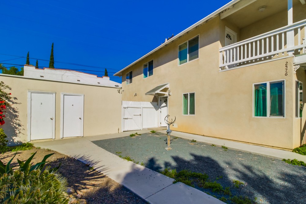 Virtual tour photo 37 of 41 for 2572 Broadway