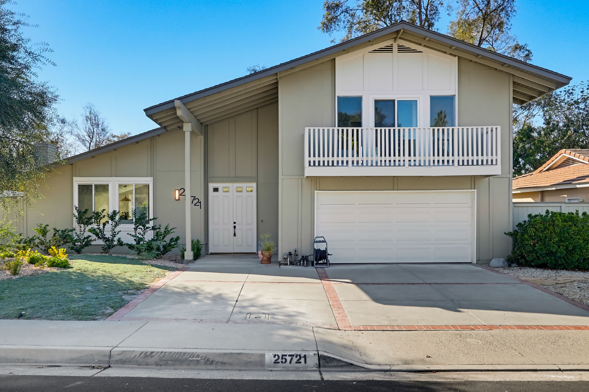 Virtual tour photo 3 of 82 for 25721 Chrisanta Dr