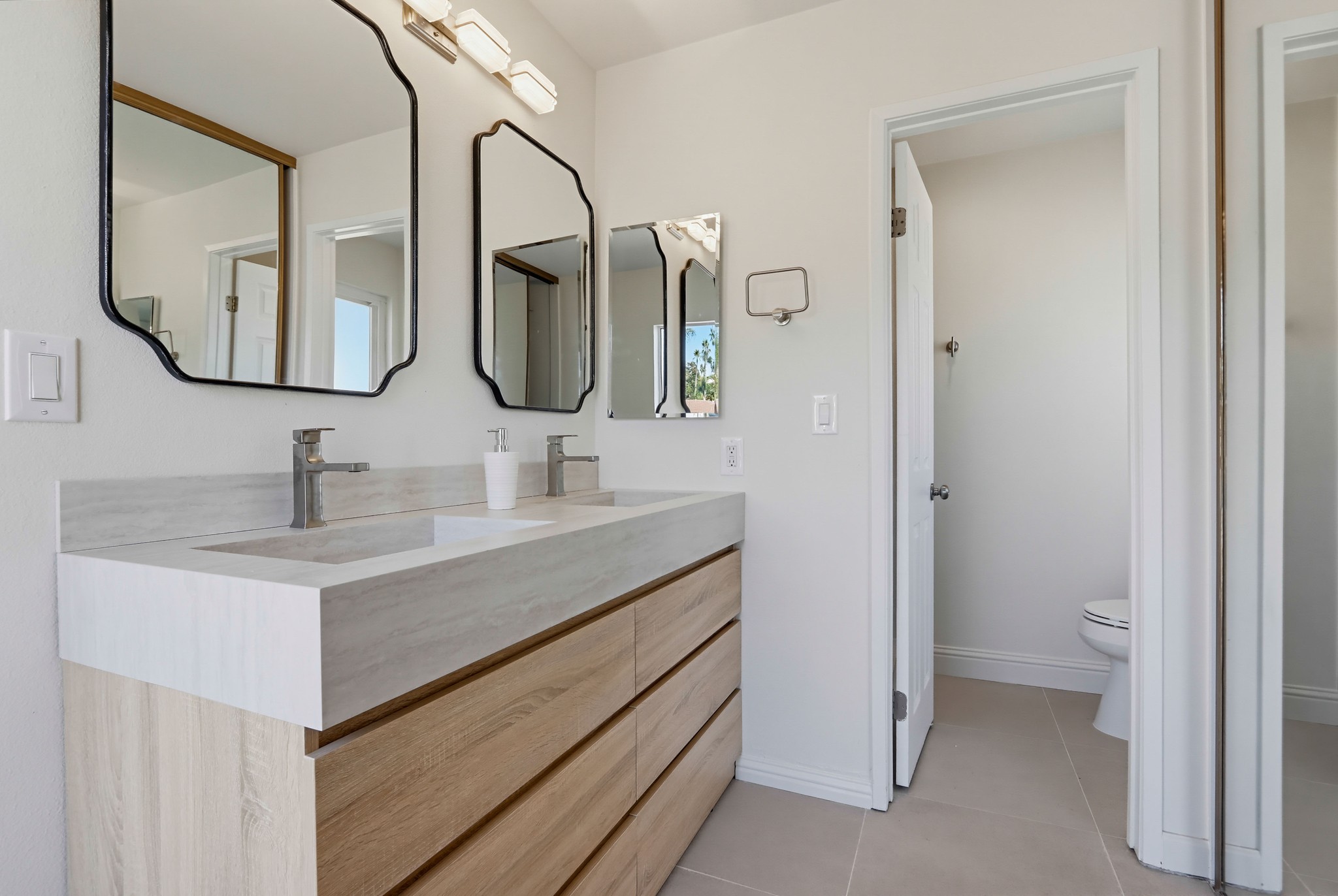 Virtual tour photo 44 of 82 for 25721 Chrisanta Dr