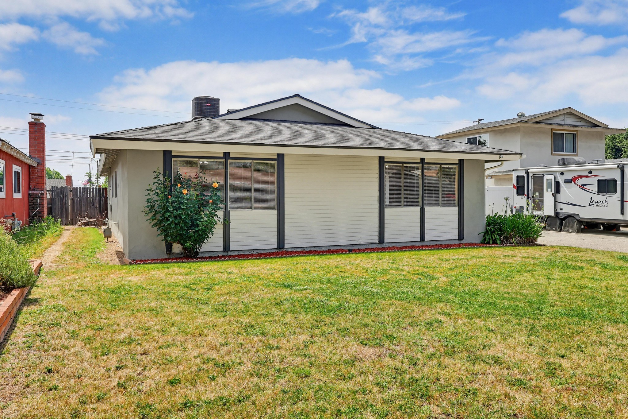 Virtual tour photo 4 of 87 for 2574 Hanawalt St