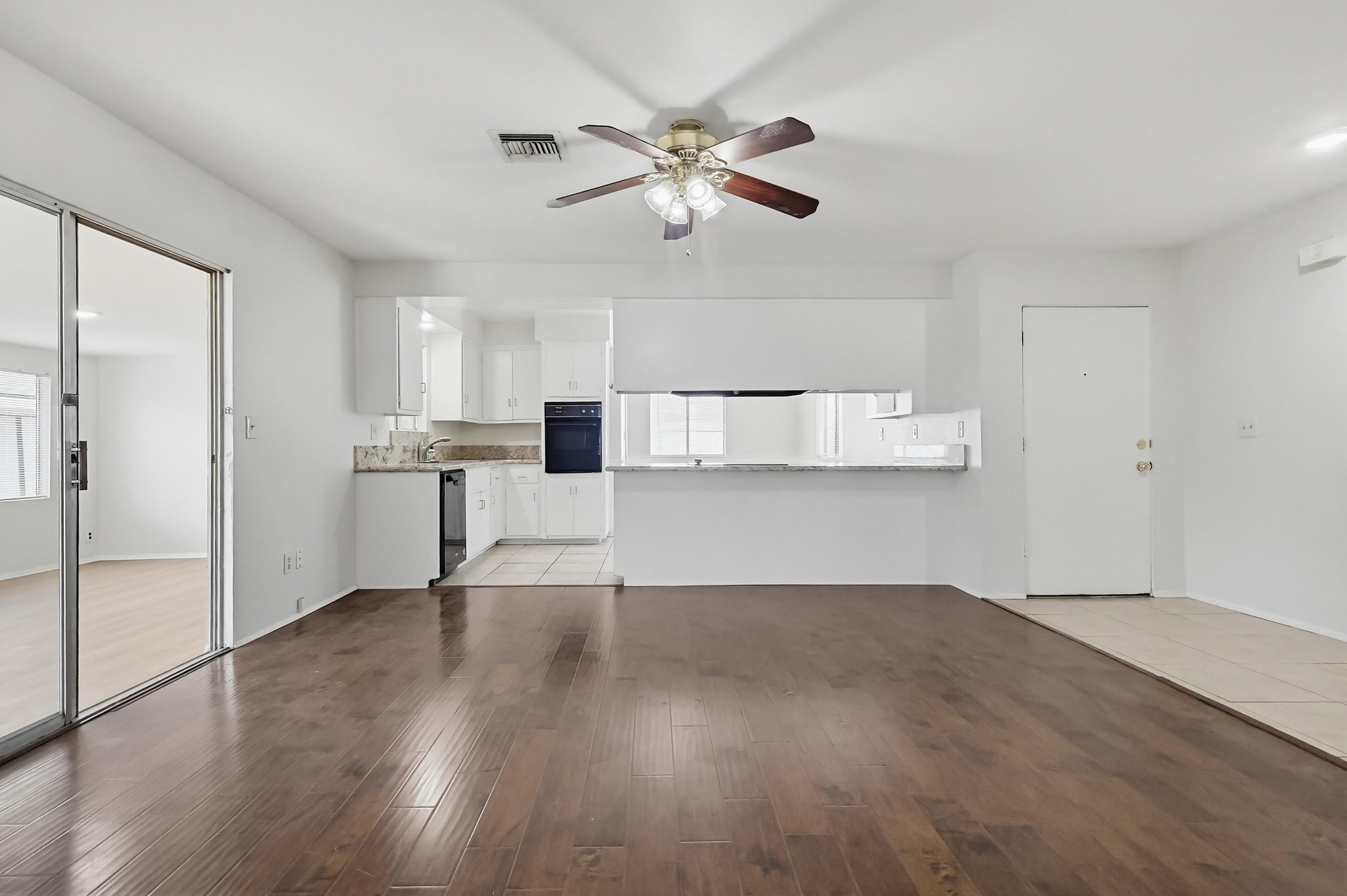 Virtual tour photo 11 of 87 for 2574 Hanawalt St