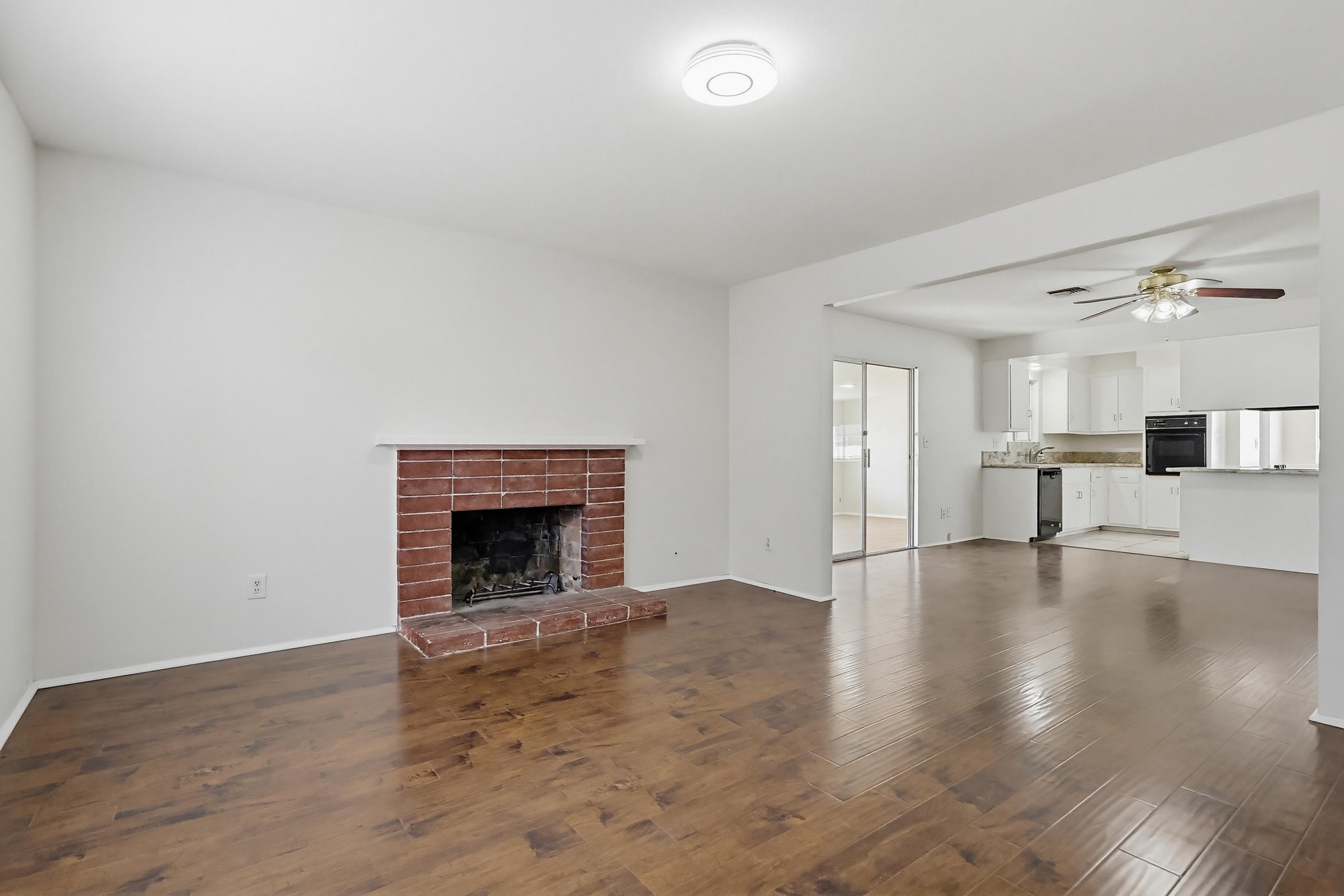 Virtual tour photo 19 of 87 for 2574 Hanawalt St