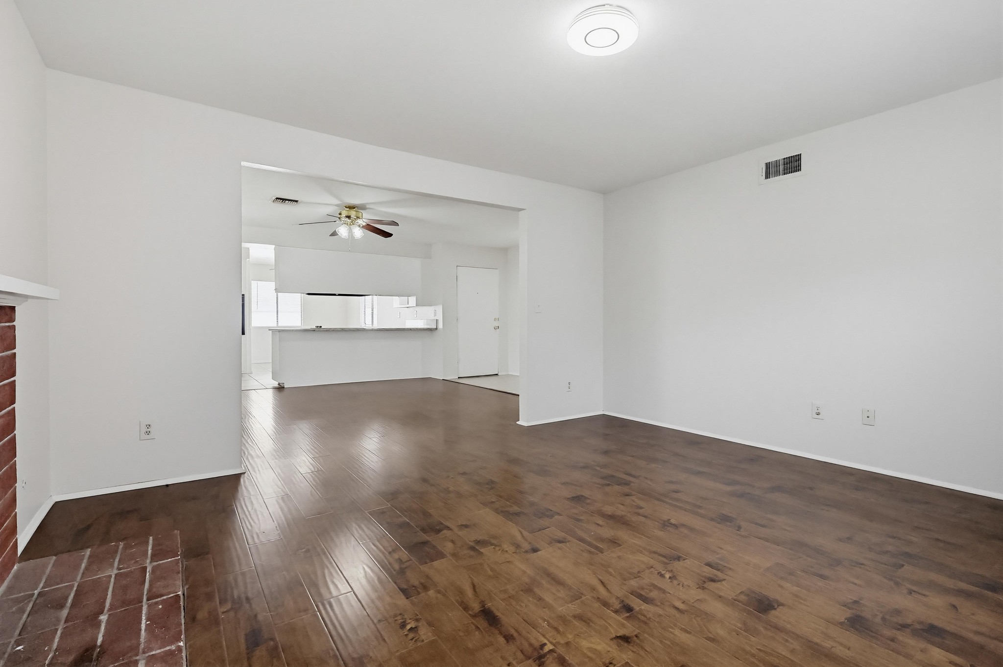 Virtual tour photo 21 of 87 for 2574 Hanawalt St