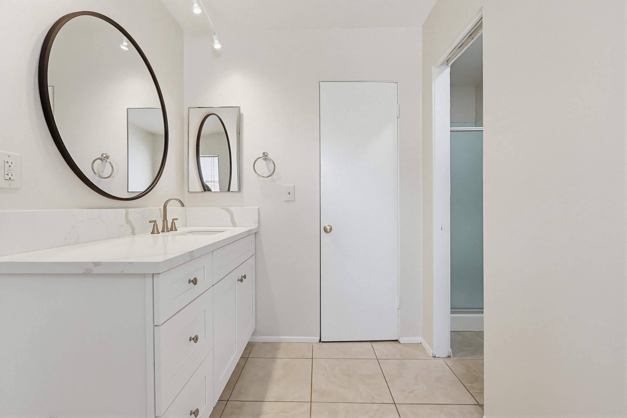 Virtual tour photo 68 of 87 for 2574 Hanawalt St