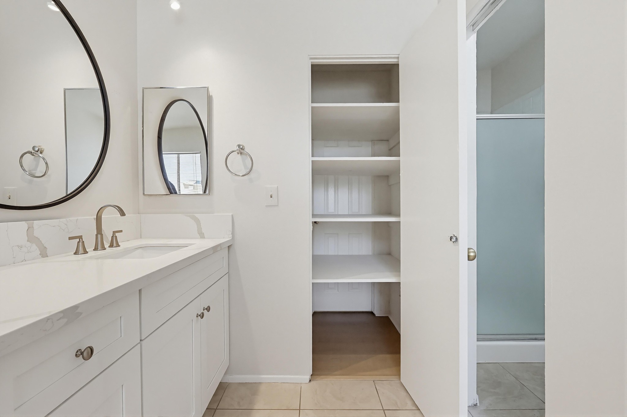 Virtual tour photo 73 of 87 for 2574 Hanawalt St