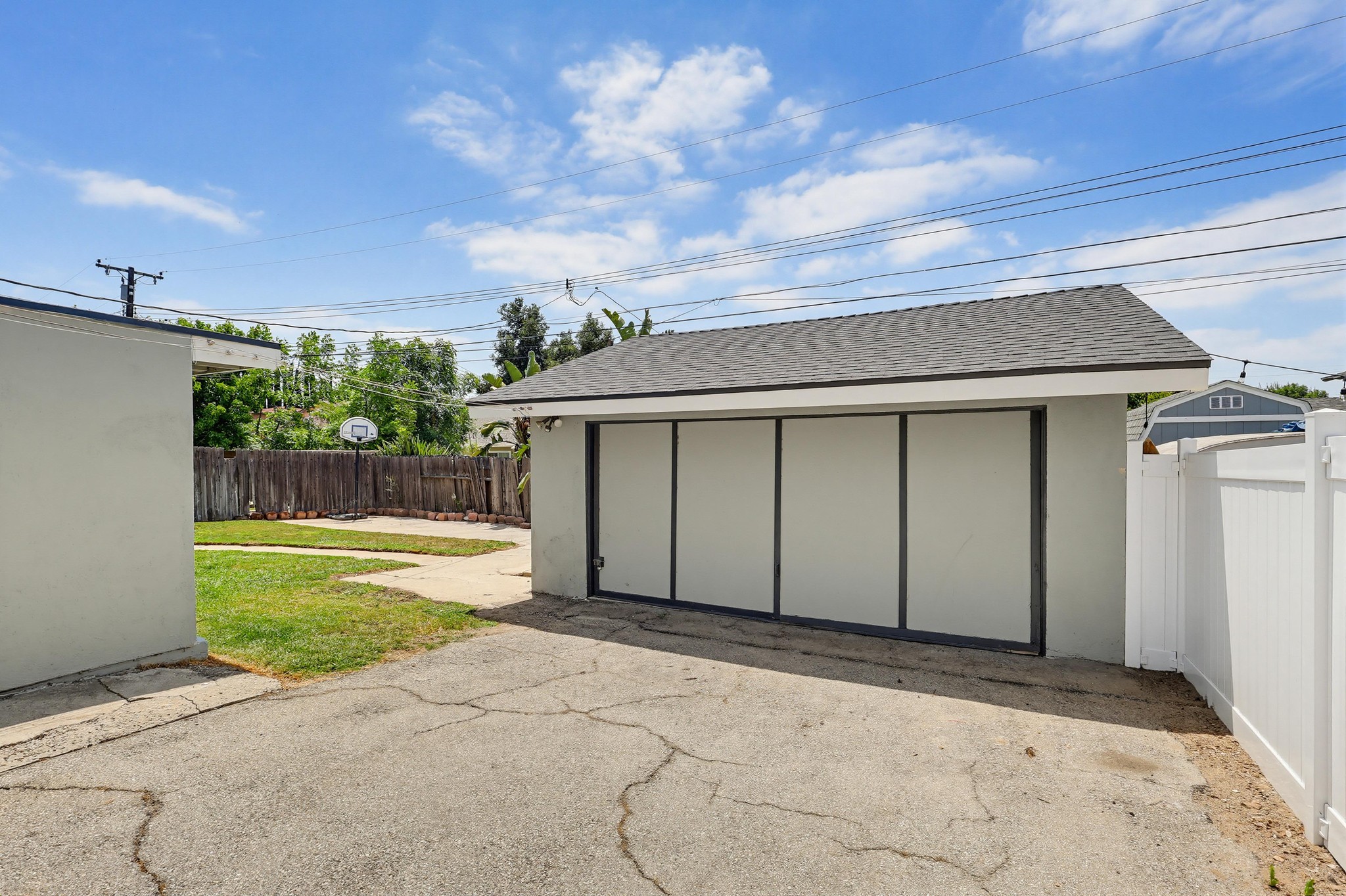 Virtual tour photo 75 of 87 for 2574 Hanawalt St