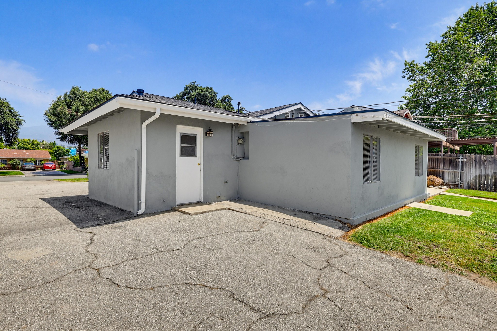 Virtual tour photo 77 of 87 for 2574 Hanawalt St
