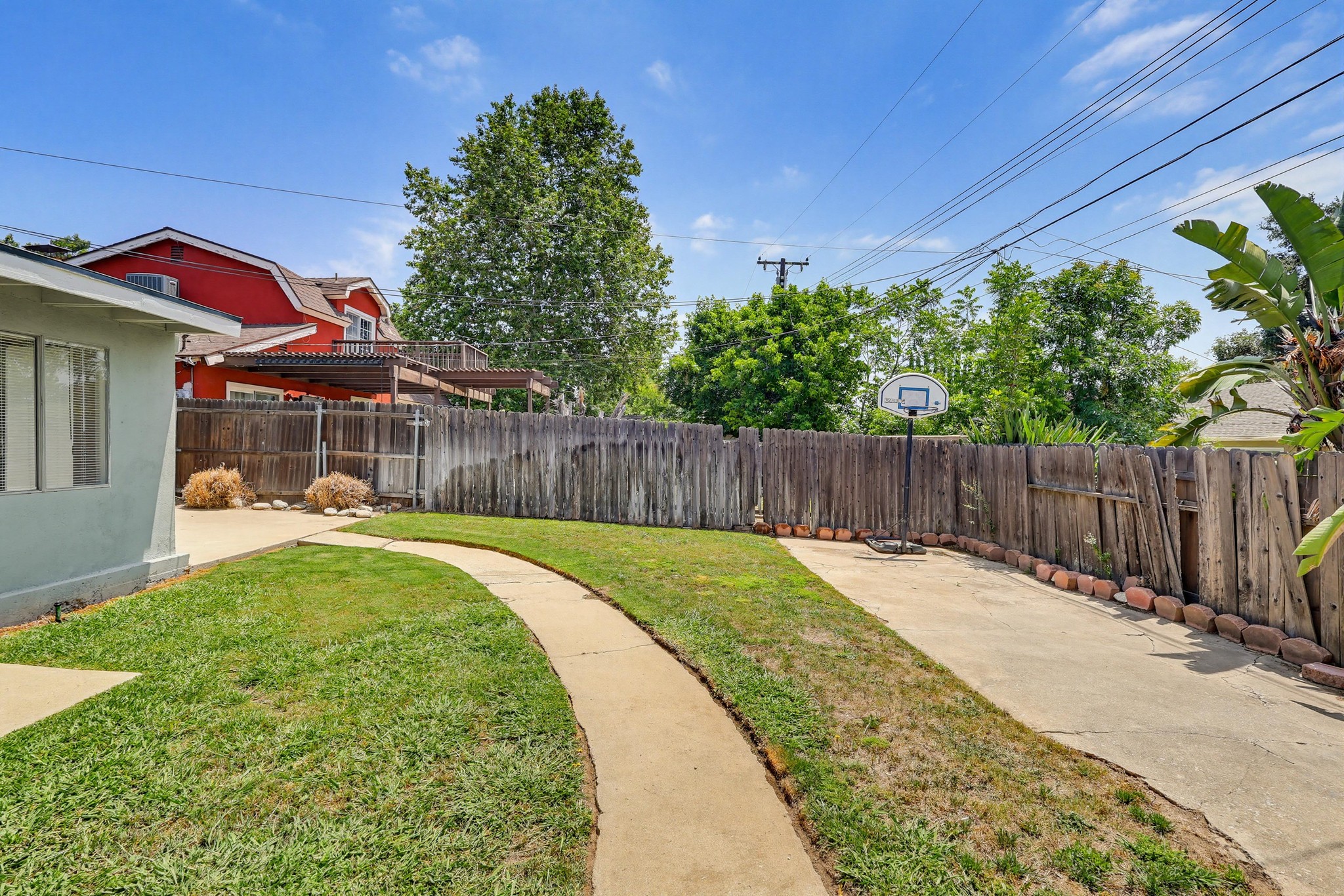 Virtual tour photo 79 of 87 for 2574 Hanawalt St