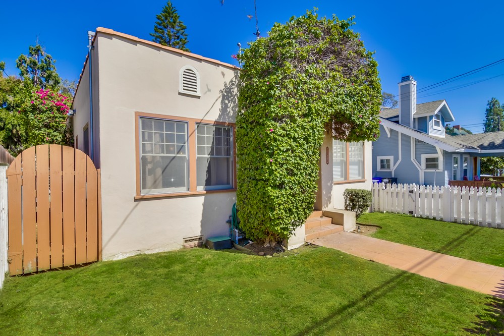 Virtual tour photo 3 of 24 for 2576 A St