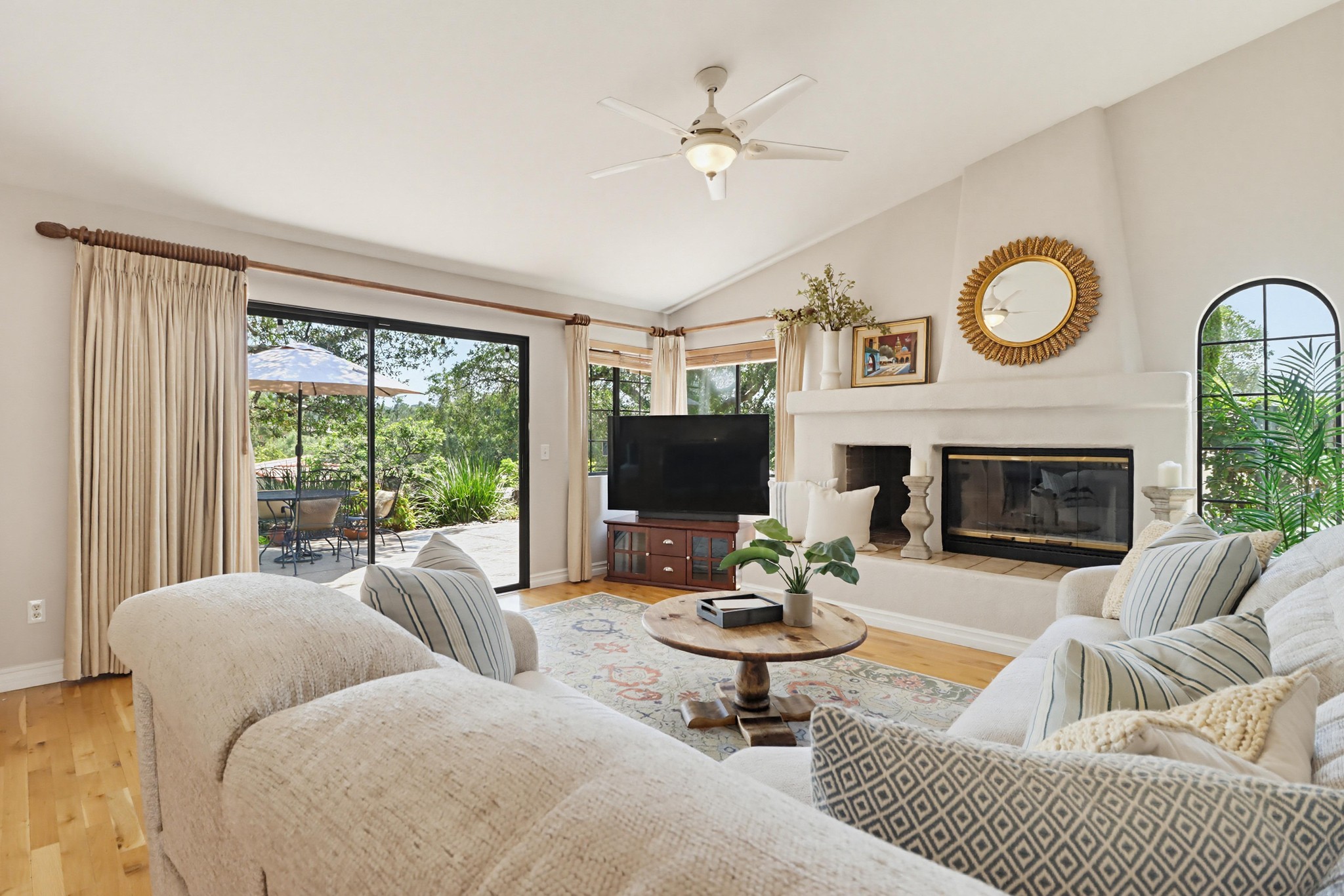 Virtual tour photo 29 of 73 for 2577 Camino Narciso