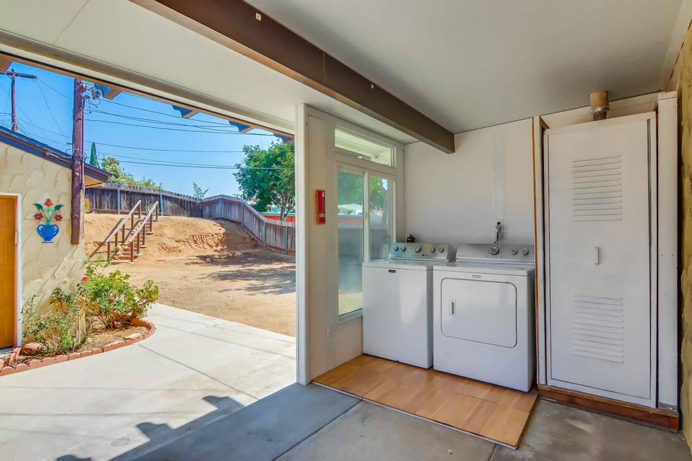 Virtual tour photo 32 of 41 for 2579 Reo Dr
