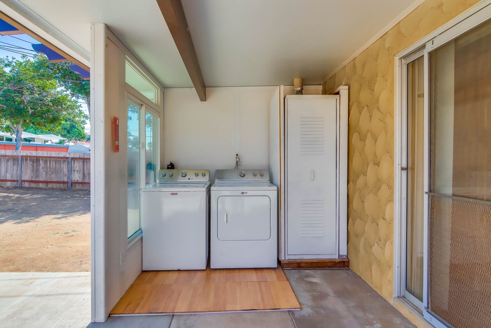 Virtual tour photo 33 of 41 for 2579 Reo Dr