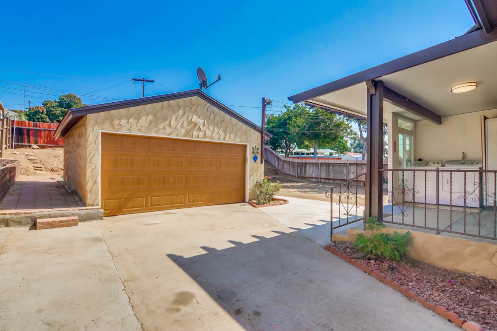 Virtual tour photo 36 of 41 for 2579 Reo Dr