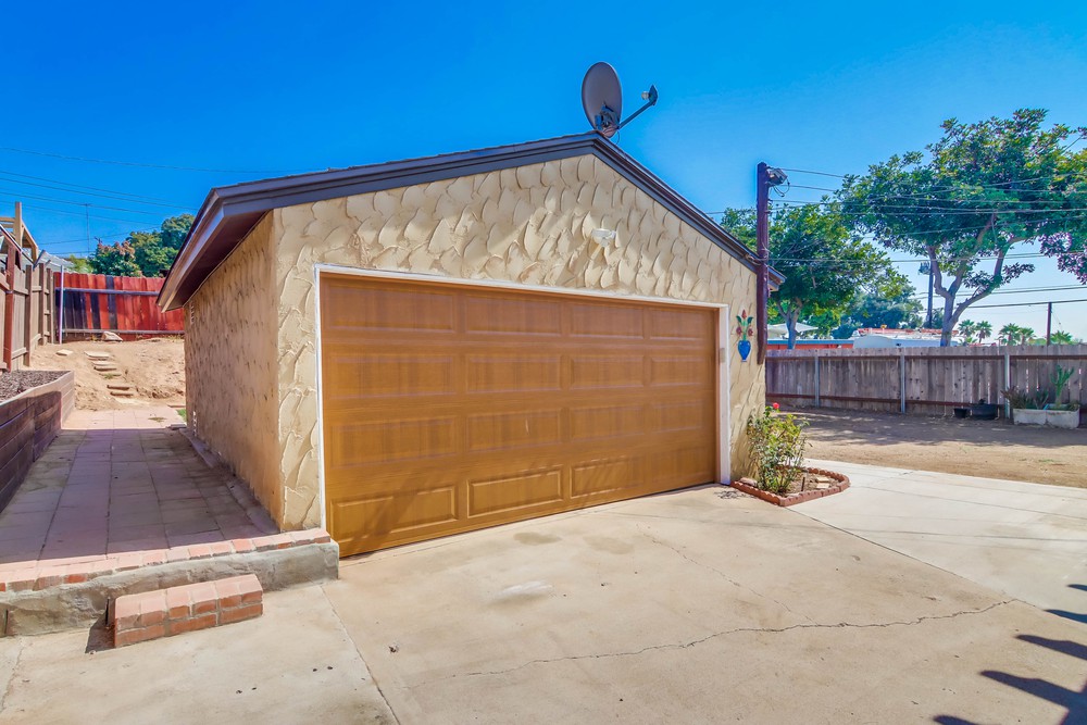 Virtual tour photo 37 of 41 for 2579 Reo Dr