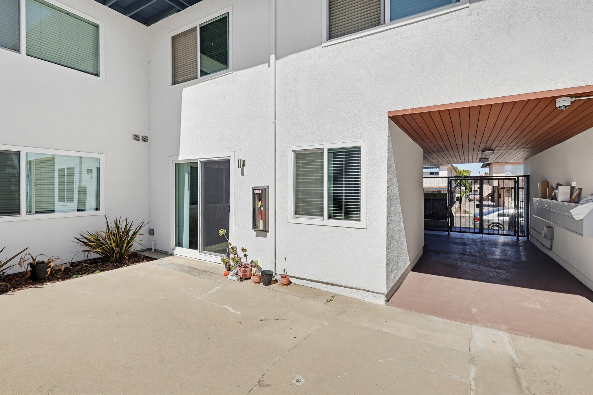 Virtual tour photo 9 of 50 for 25829 Viana Ave