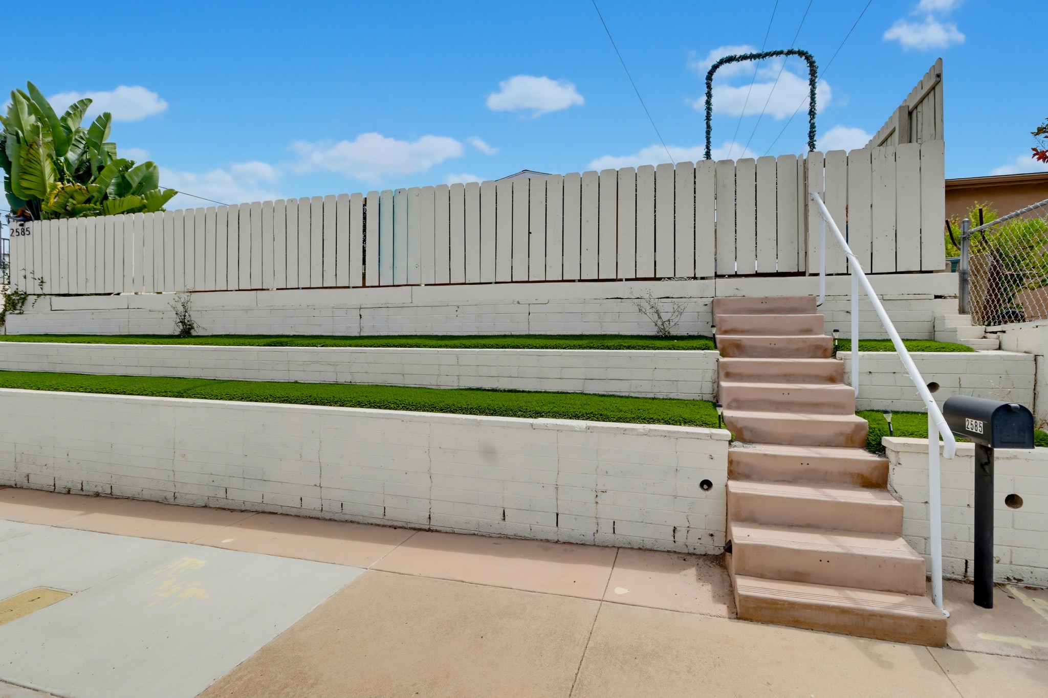 Virtual tour photo 3 of 46 for 2585 Deauville St