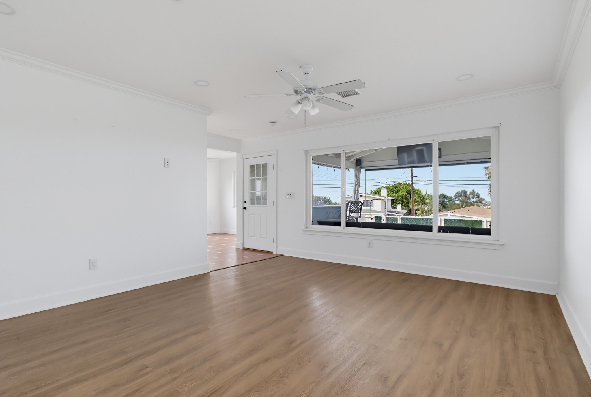 Virtual tour photo 16 of 46 for 2585 Deauville St