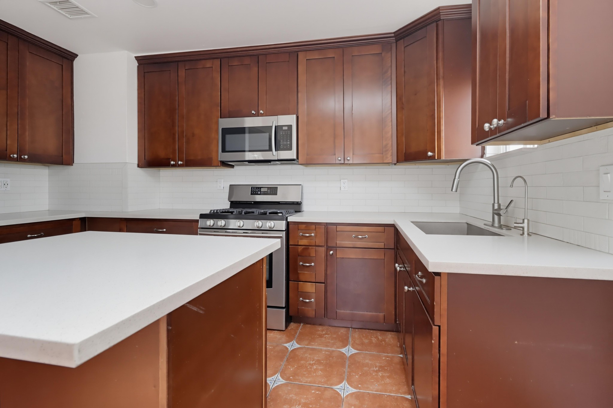 Virtual tour photo 22 of 46 for 2585 Deauville St