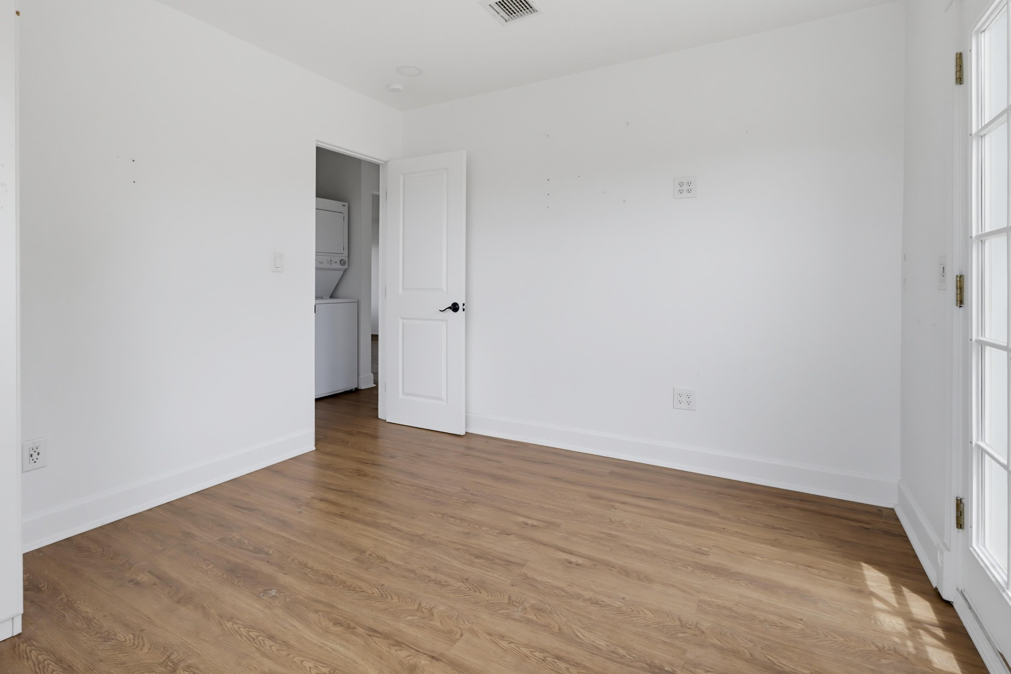 Virtual tour photo 30 of 46 for 2585 Deauville St