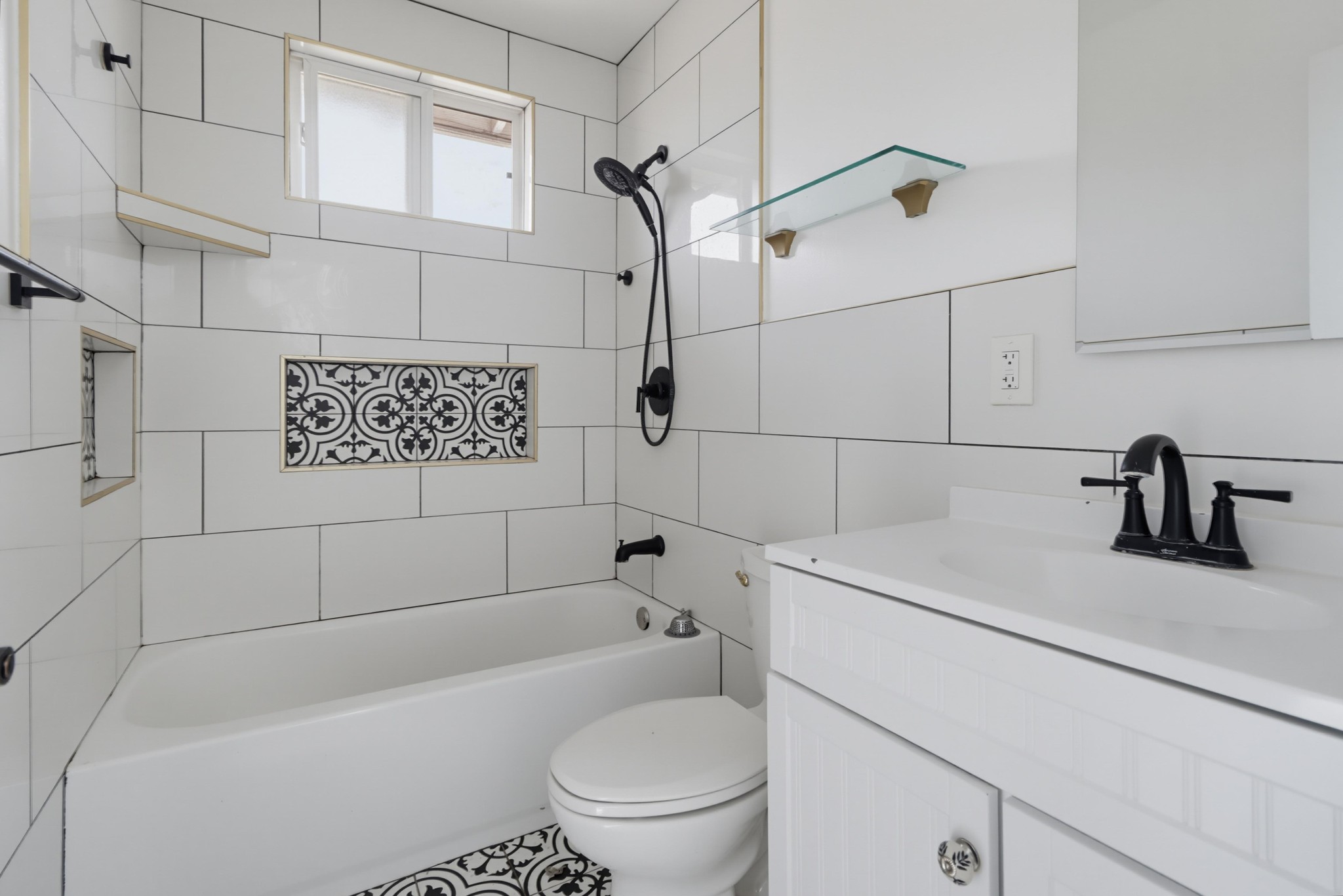 Virtual tour photo 36 of 46 for 2585 Deauville St