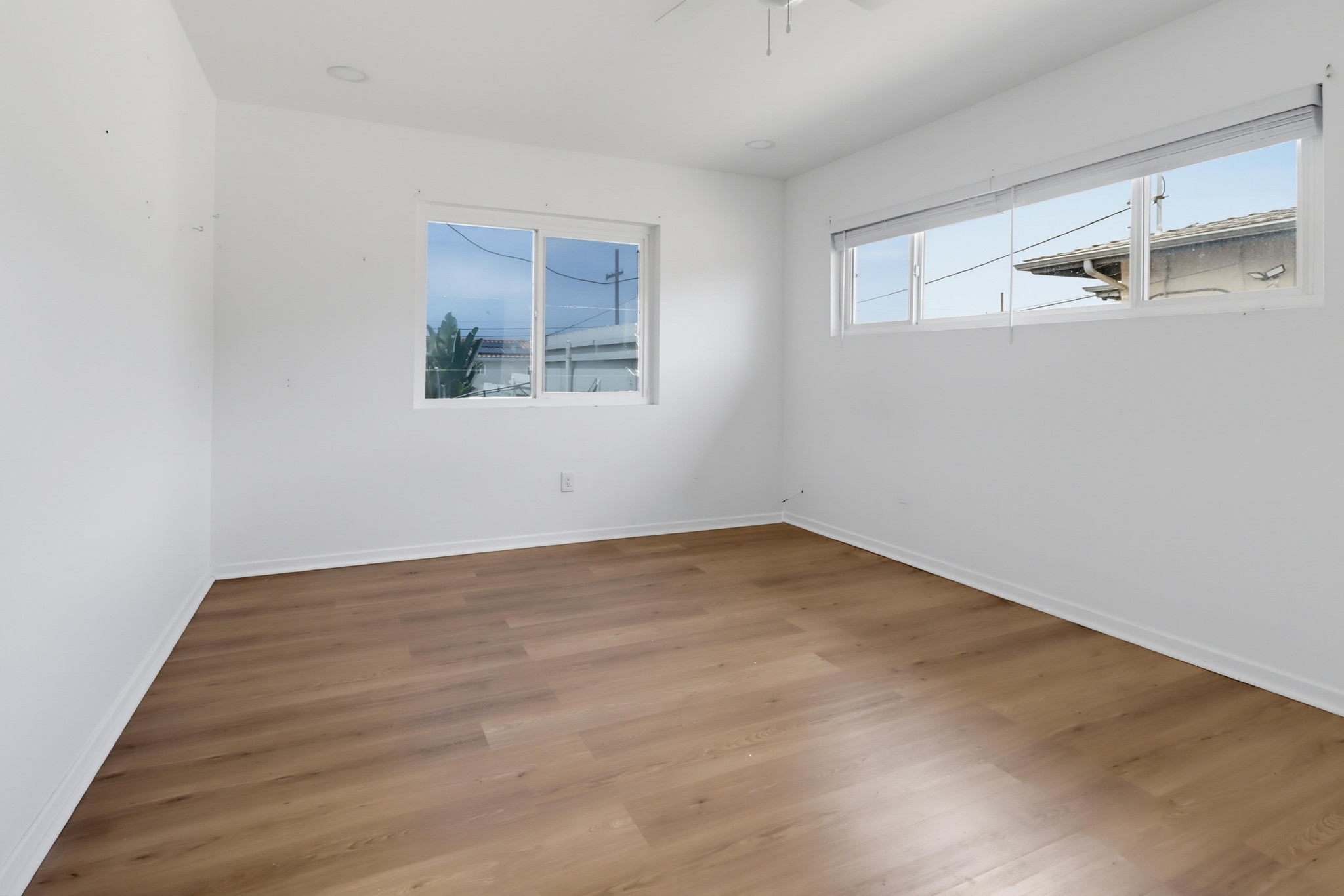 Virtual tour photo 37 of 46 for 2585 Deauville St