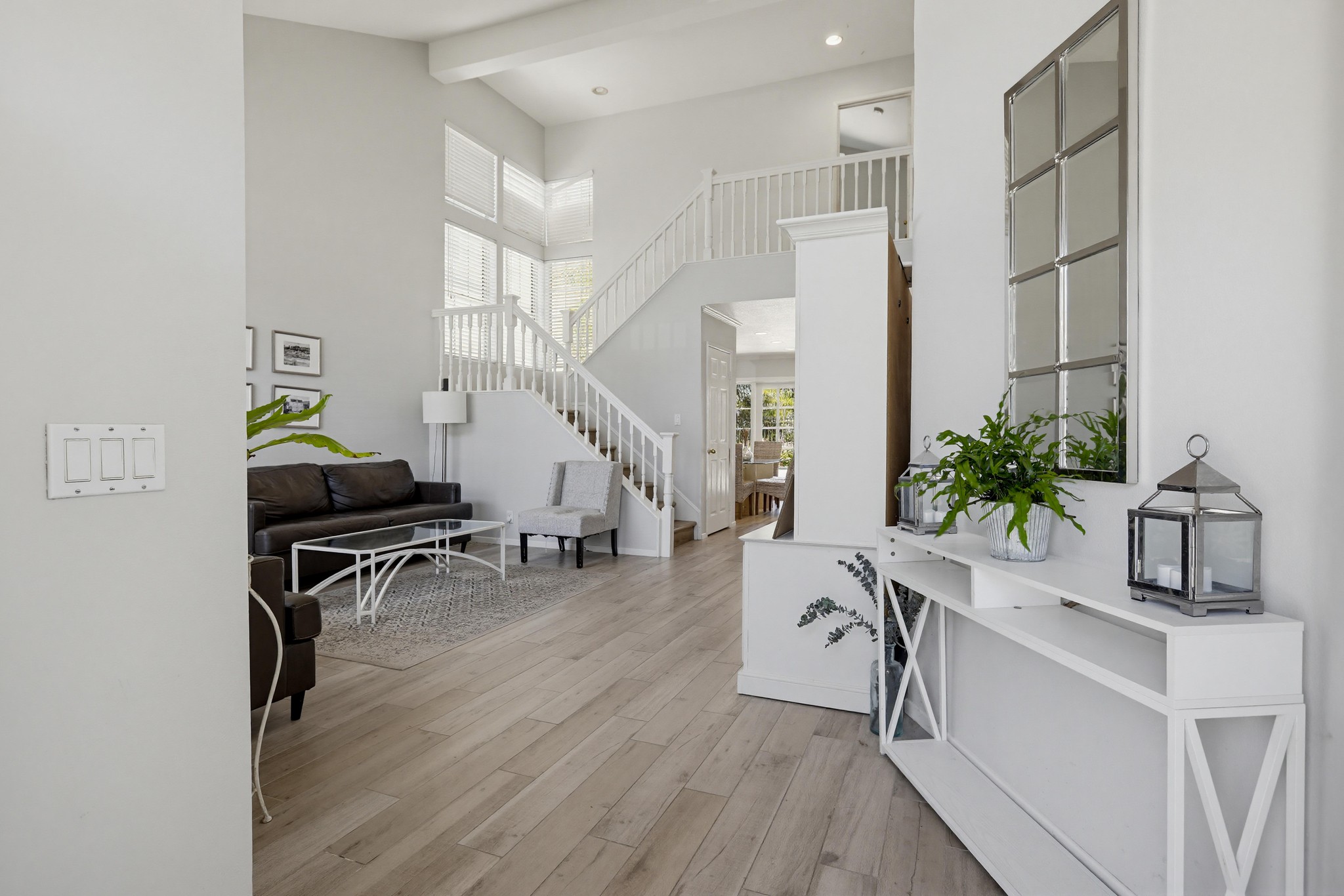 Virtual tour photo 7 of 56 for 25851 Miramonte Dr