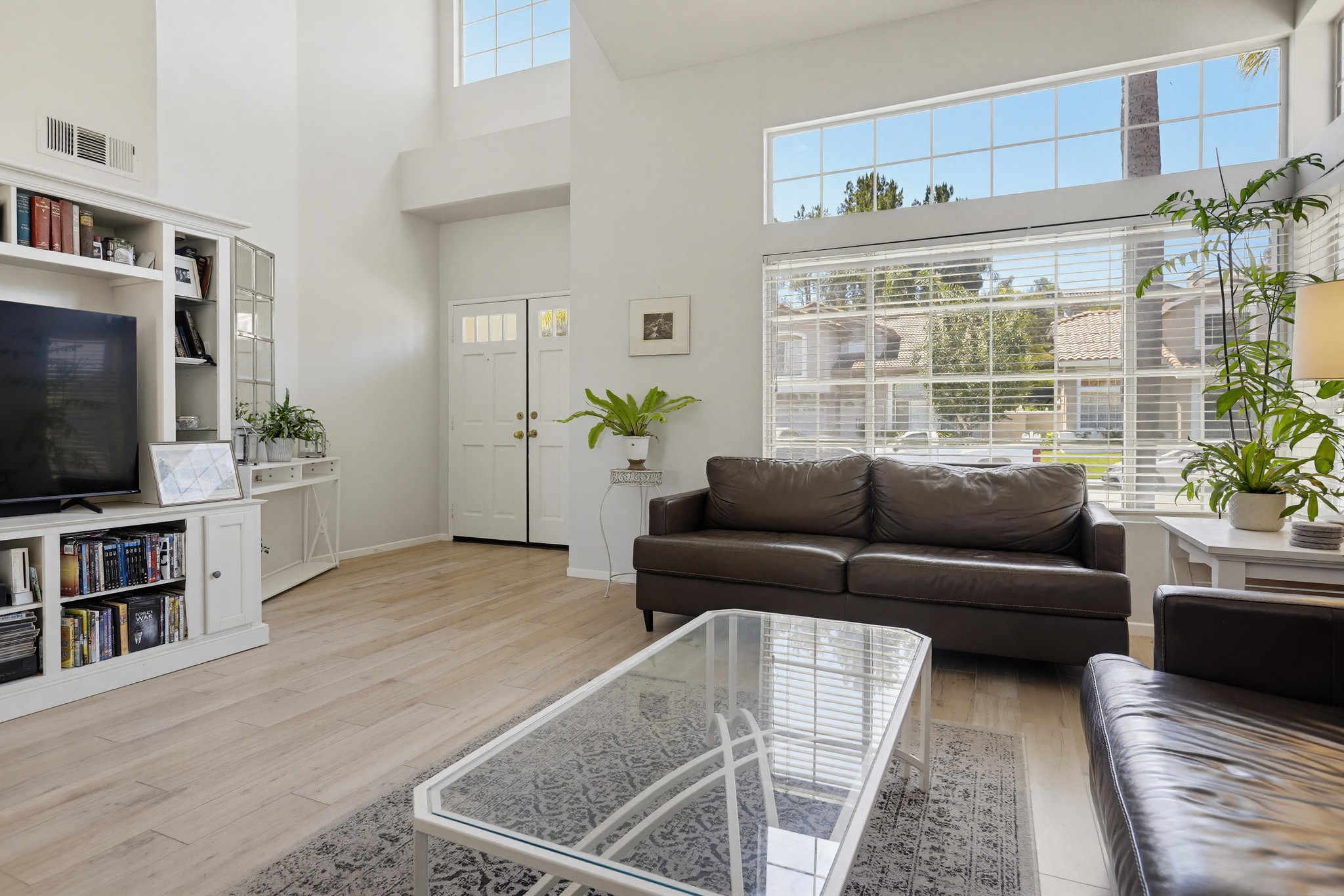 Virtual tour photo 12 of 56 for 25851 Miramonte Dr