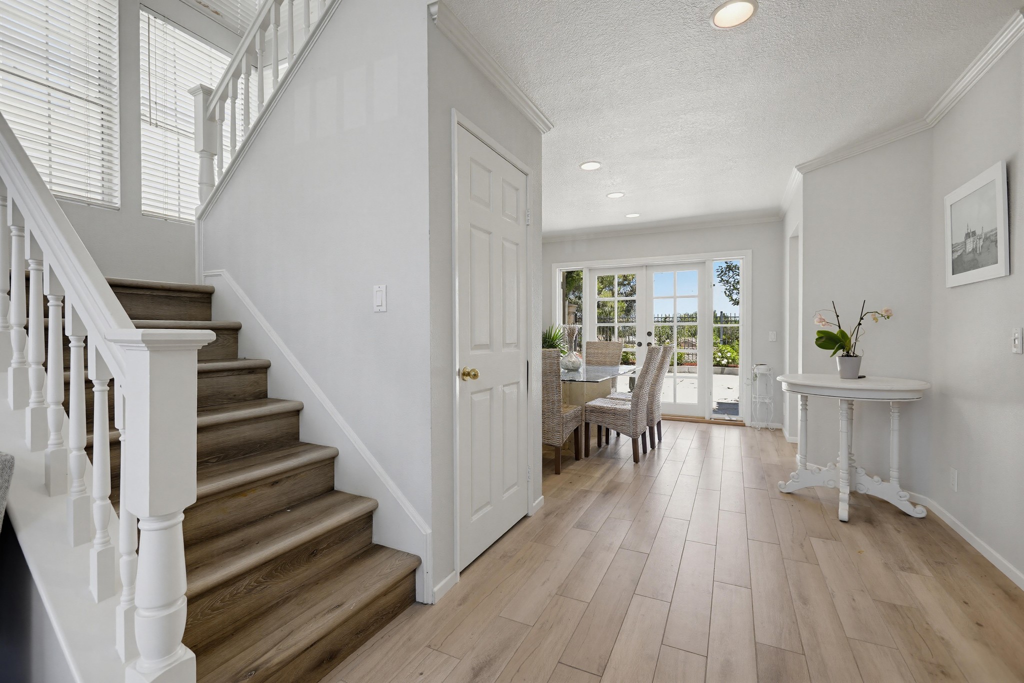 Virtual tour photo 14 of 56 for 25851 Miramonte Dr