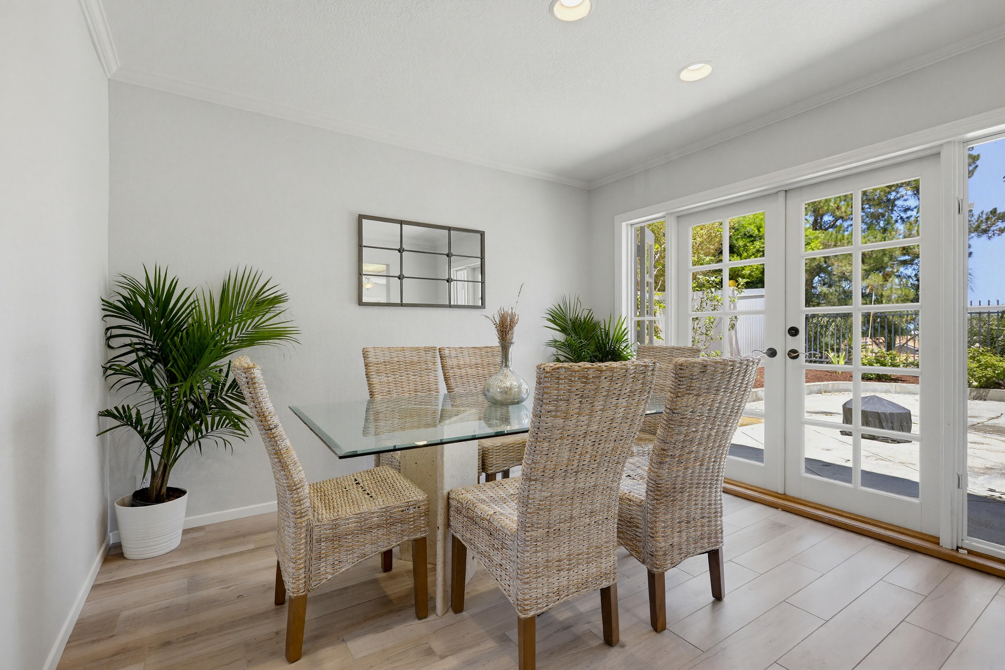 Virtual tour photo 16 of 56 for 25851 Miramonte Dr