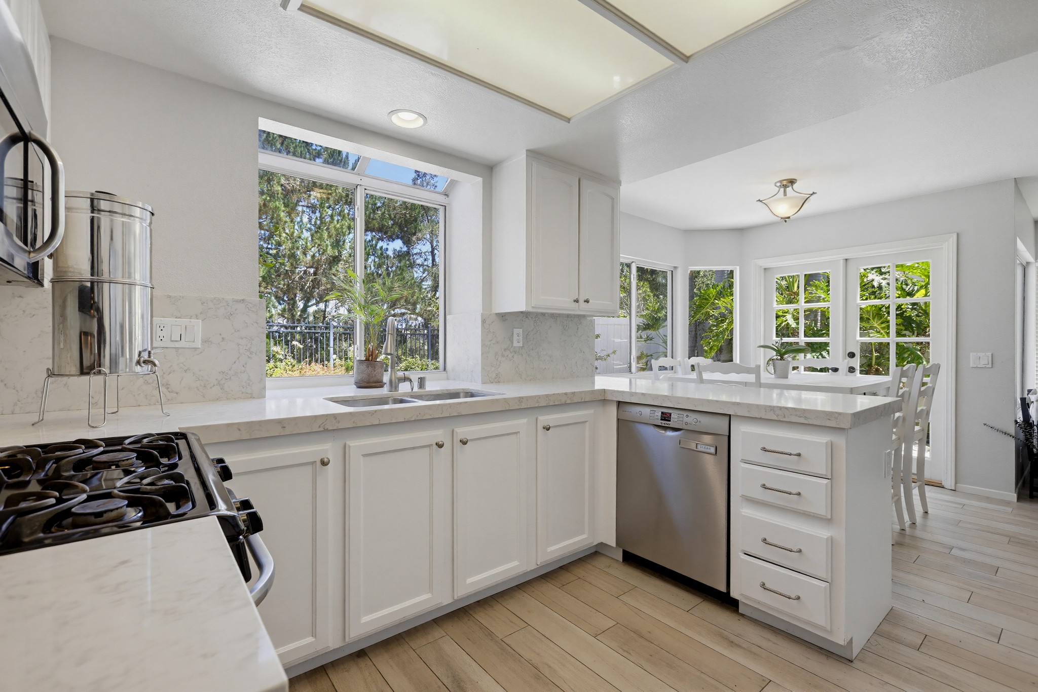 Virtual tour photo 21 of 56 for 25851 Miramonte Dr
