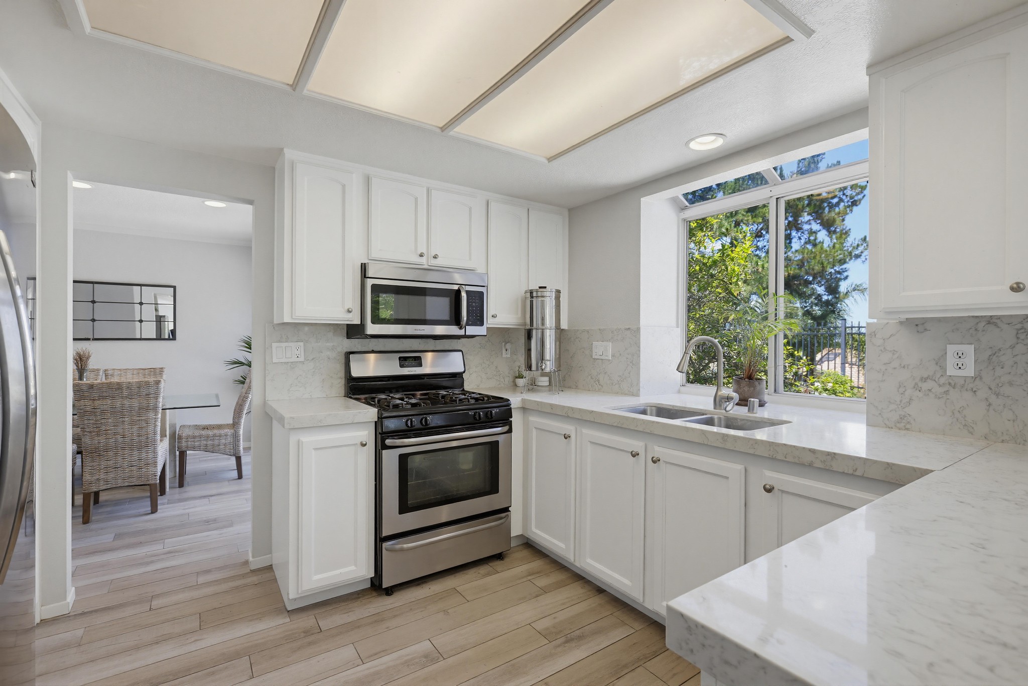 Virtual tour photo 22 of 56 for 25851 Miramonte Dr