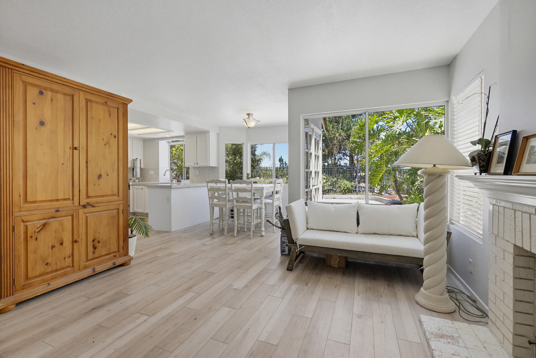 Virtual tour photo 29 of 56 for 25851 Miramonte Dr