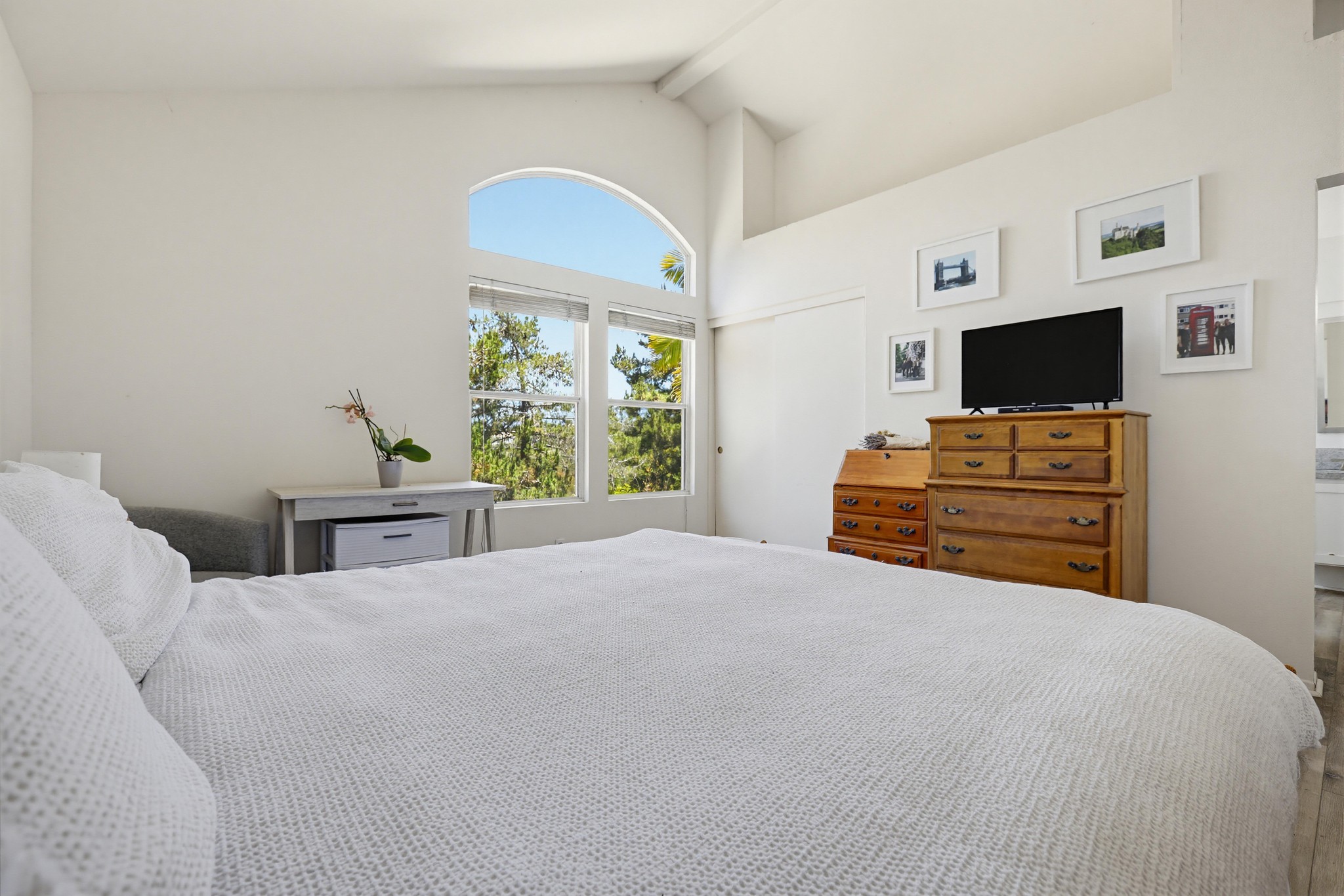 Virtual tour photo 37 of 56 for 25851 Miramonte Dr
