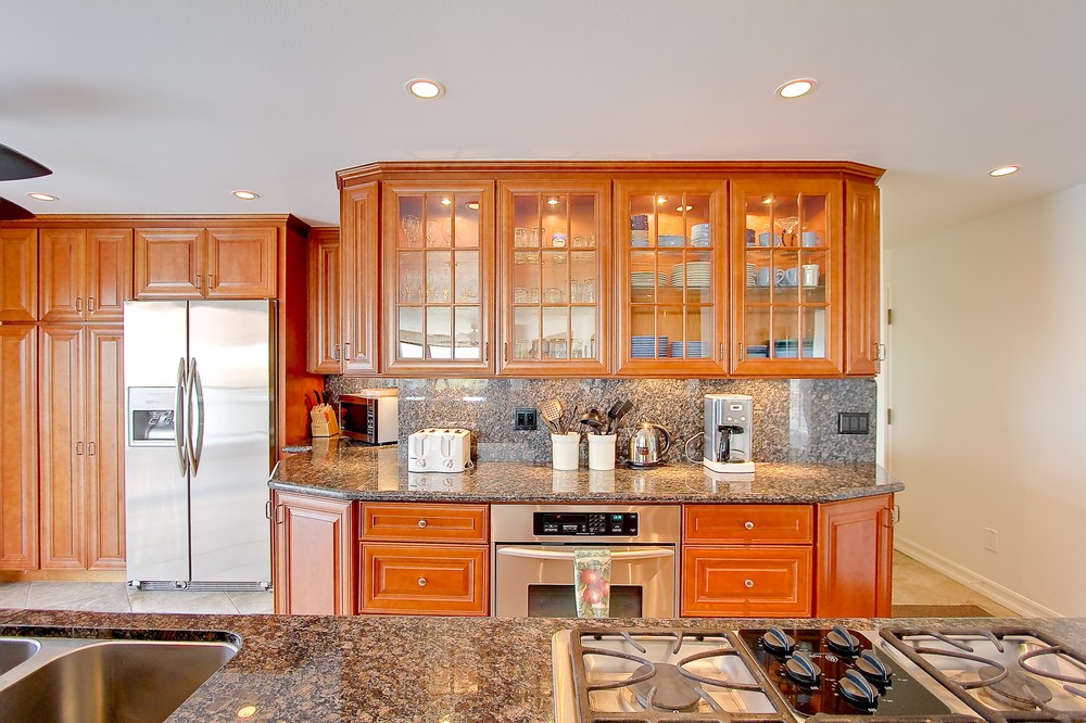 Virtual tour photo 5 of 37 for 2595 Ocean Front Walk #1