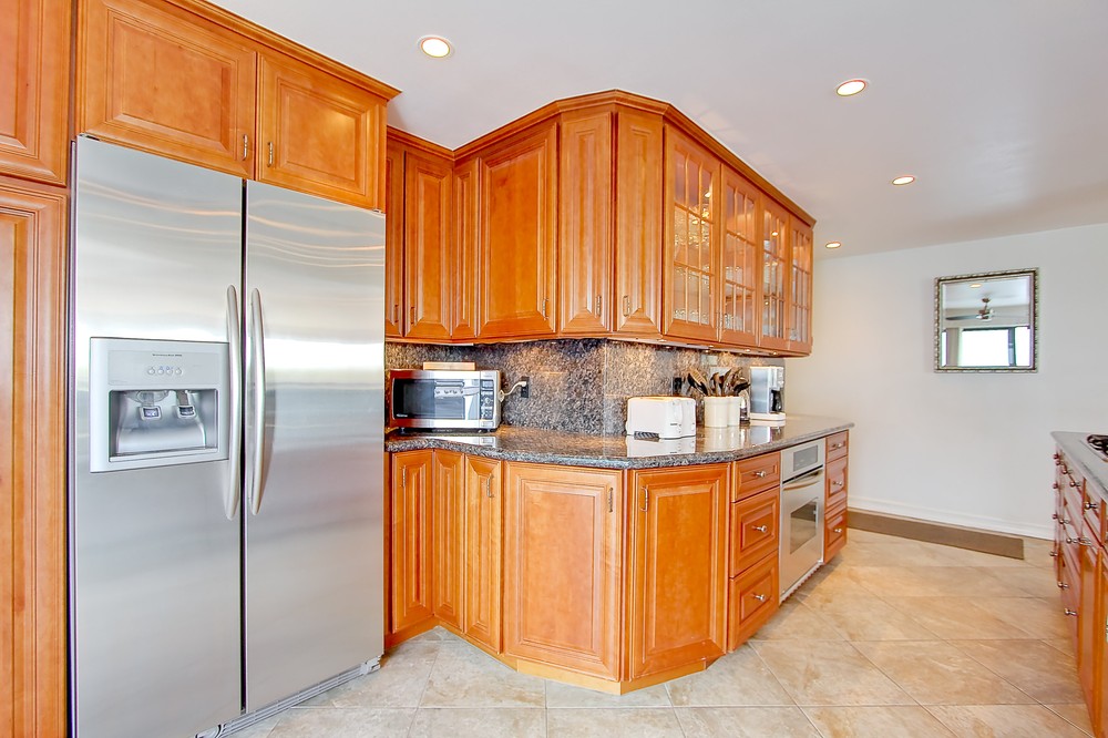 Virtual tour photo 6 of 37 for 2595 Ocean Front Walk #1