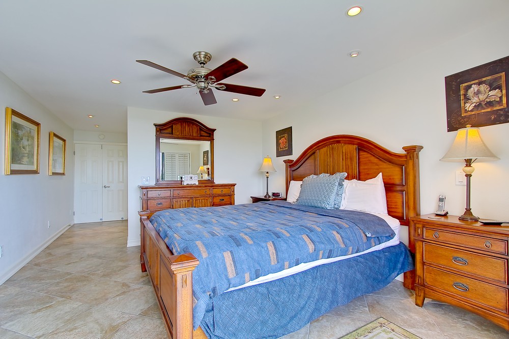 Virtual tour photo 15 of 37 for 2595 Ocean Front Walk #1