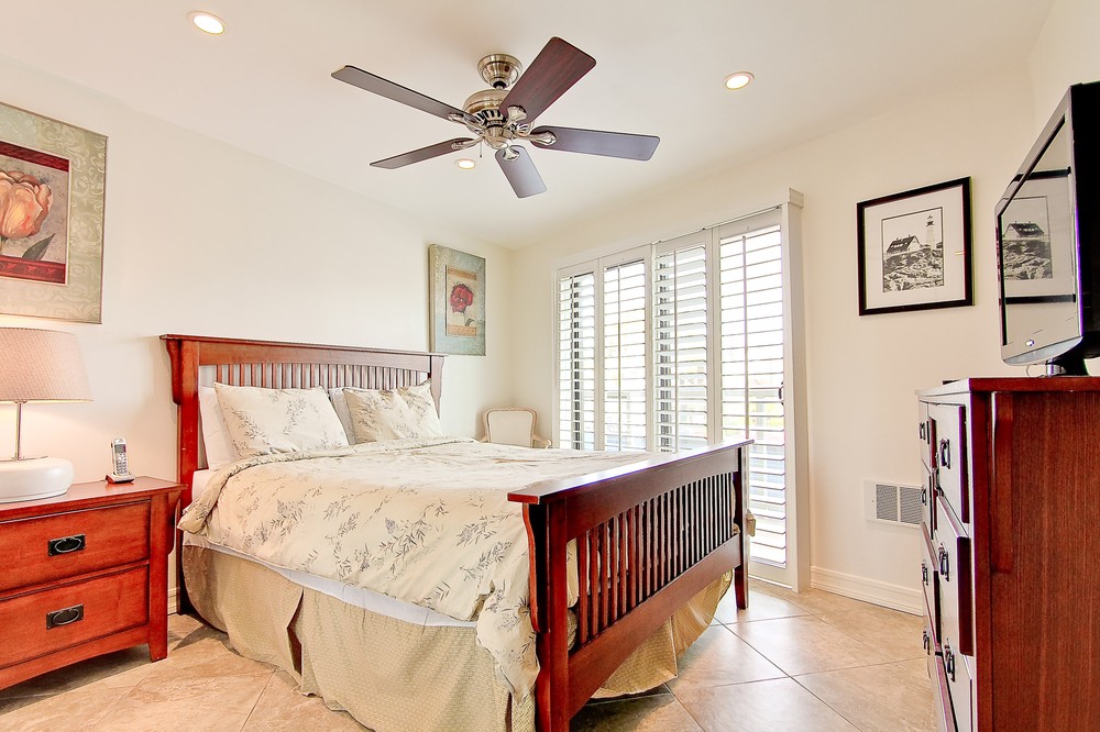 Virtual tour photo 22 of 37 for 2595 Ocean Front Walk #1