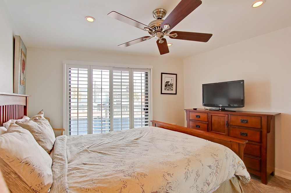 Virtual tour photo 23 of 37 for 2595 Ocean Front Walk #1