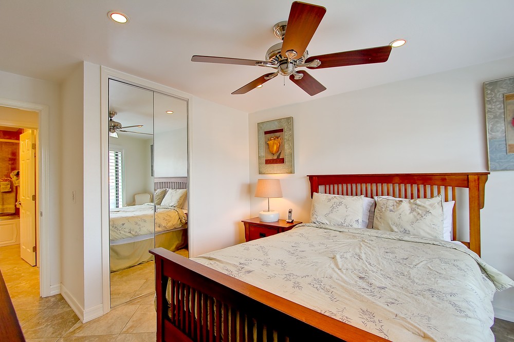 Virtual tour photo 24 of 37 for 2595 Ocean Front Walk #1