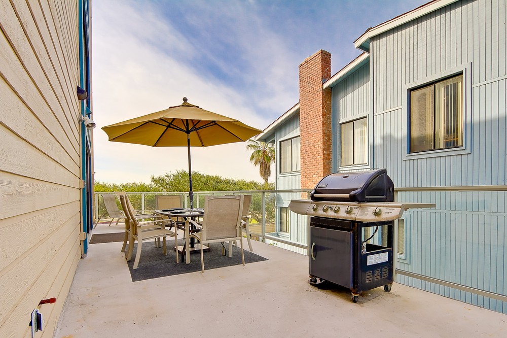 Virtual tour photo 27 of 37 for 2595 Ocean Front Walk #1
