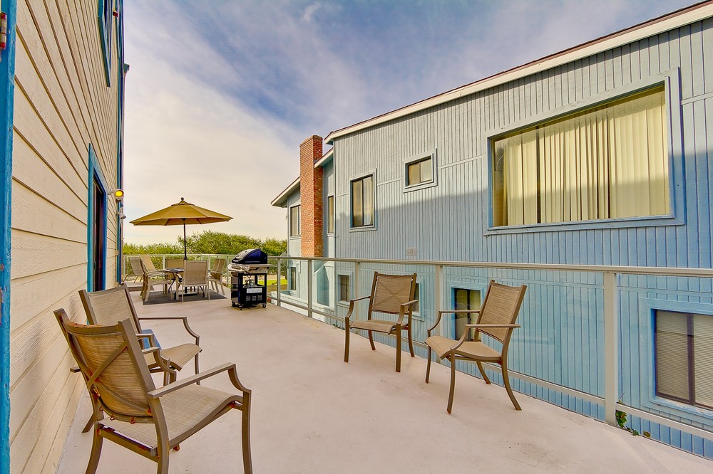 Virtual tour photo 28 of 37 for 2595 Ocean Front Walk #1