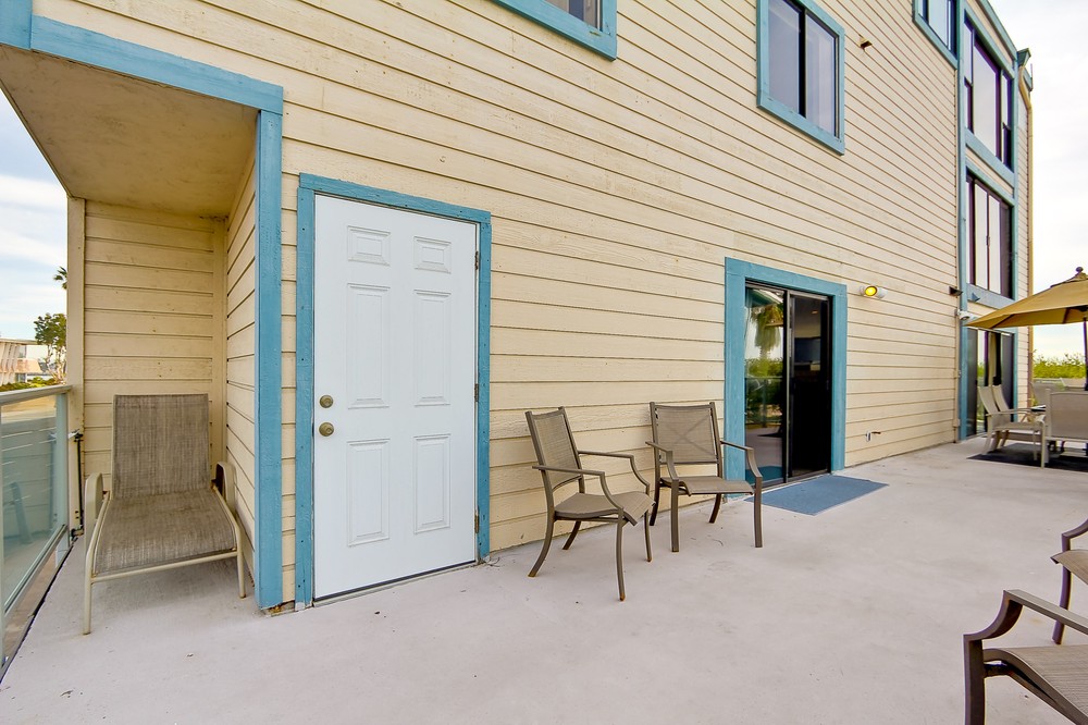 Virtual tour photo 29 of 37 for 2595 Ocean Front Walk #1